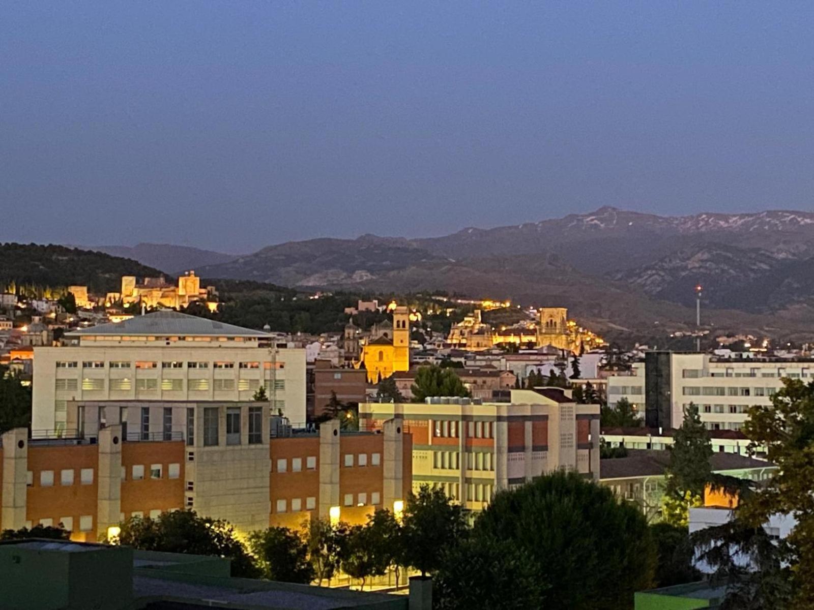 H&H Suite Mirador De Granada Vistas A La Alhambra Y Sierra Nevada Εξωτερικό φωτογραφία